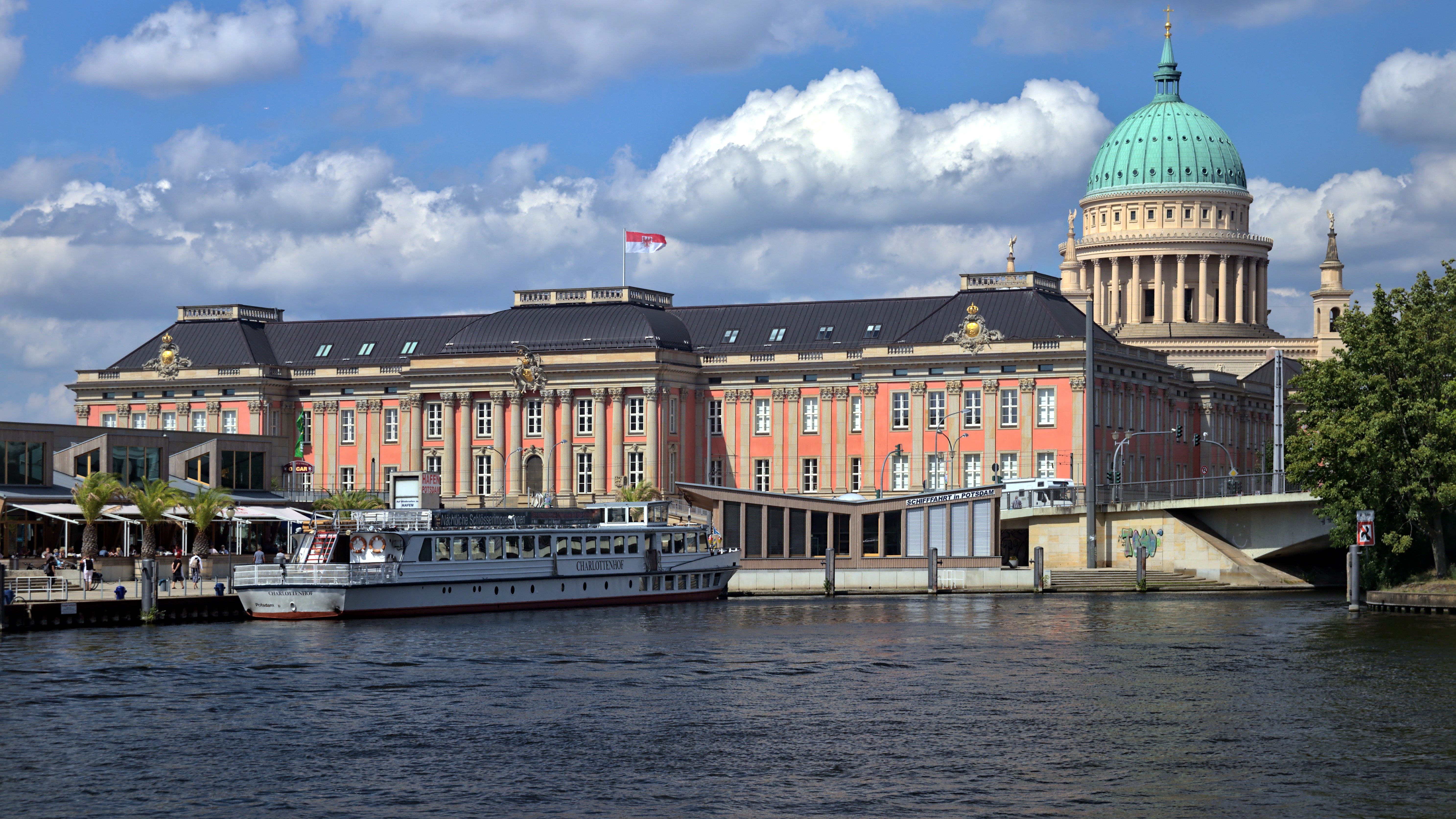 Berlin: Metropolis with Heart and Soul